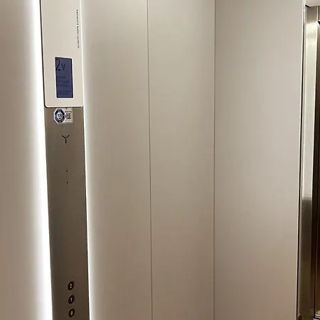 アパート 2-room With Terrace & Parking レーゲンスブルク