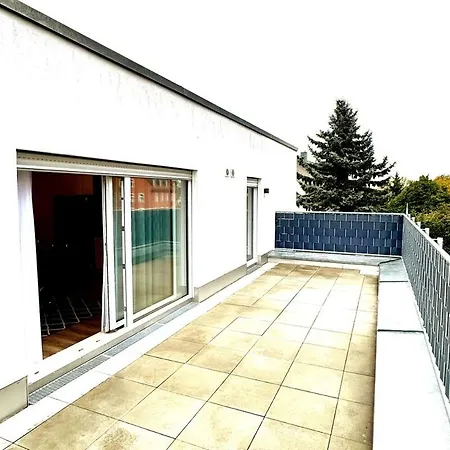 アパート 2-room With Terrace & Parking *
